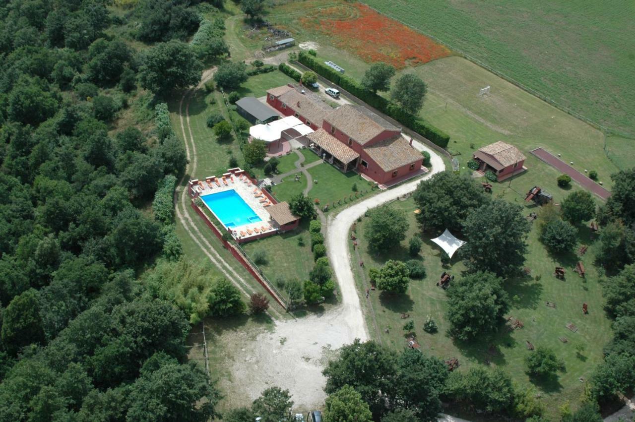 הוילה Ischia di Castro Agriturismo Castro מראה חיצוני תמונה