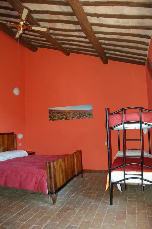 הוילה Ischia di Castro Agriturismo Castro מראה חיצוני תמונה