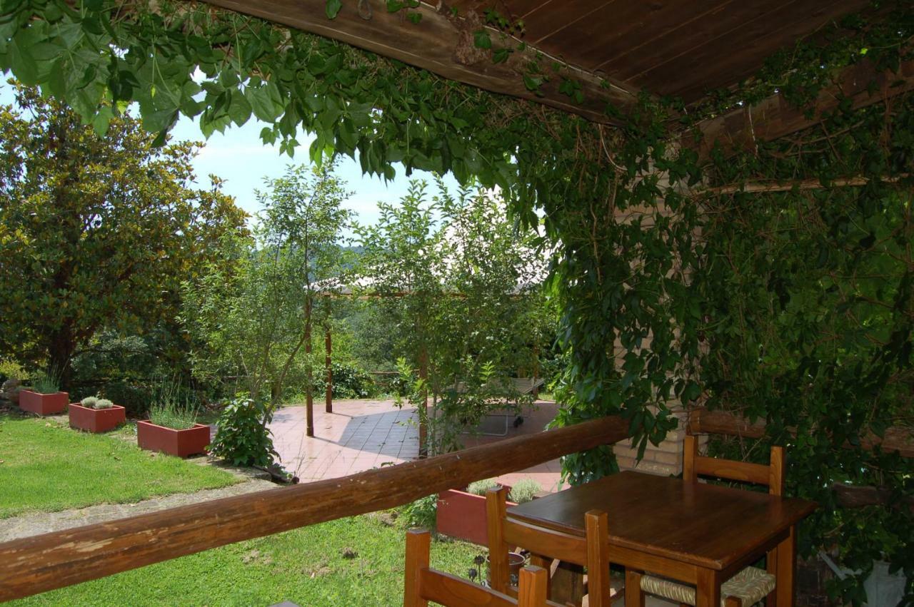הוילה Ischia di Castro Agriturismo Castro מראה חיצוני תמונה
